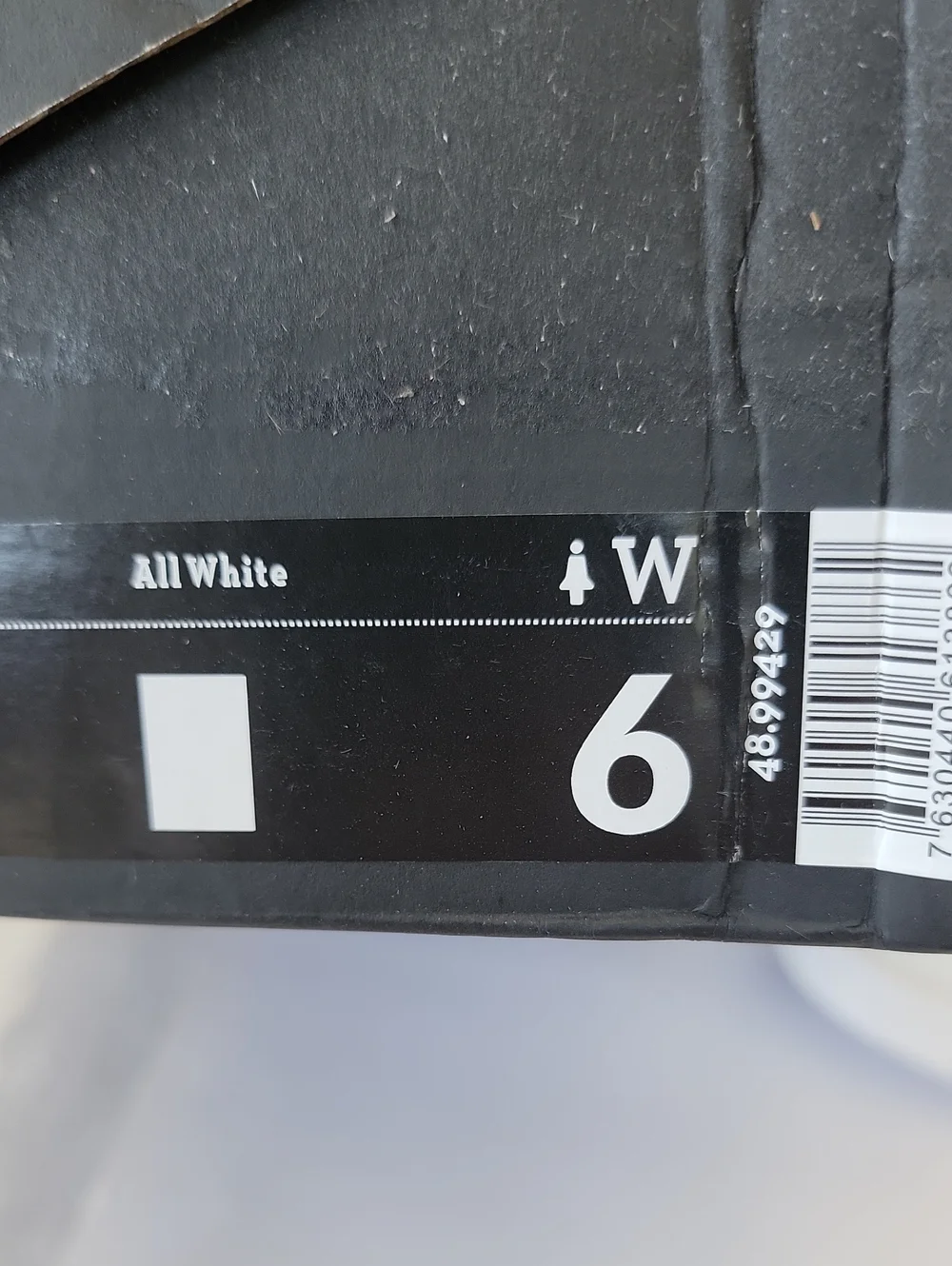 Size 6-On The Roger Clubhouse Women's All White Sneakers Logo 48.99429